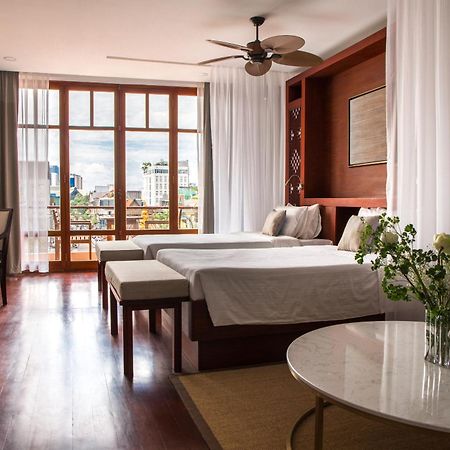 Amanjaya Pancam Suites Hotel Phnom Penh Esterno foto