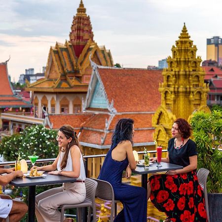 Amanjaya Pancam Suites Hotel Phnom Penh Esterno foto