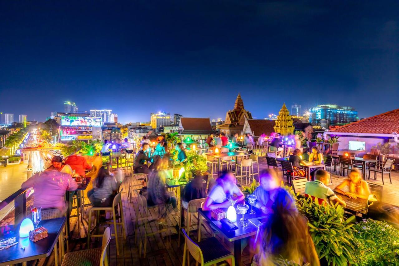 Amanjaya Pancam Suites Hotel Phnom Penh Esterno foto