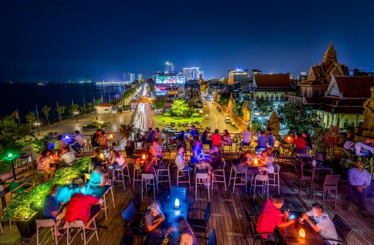 Amanjaya Pancam Suites Hotel Phnom Penh Esterno foto
