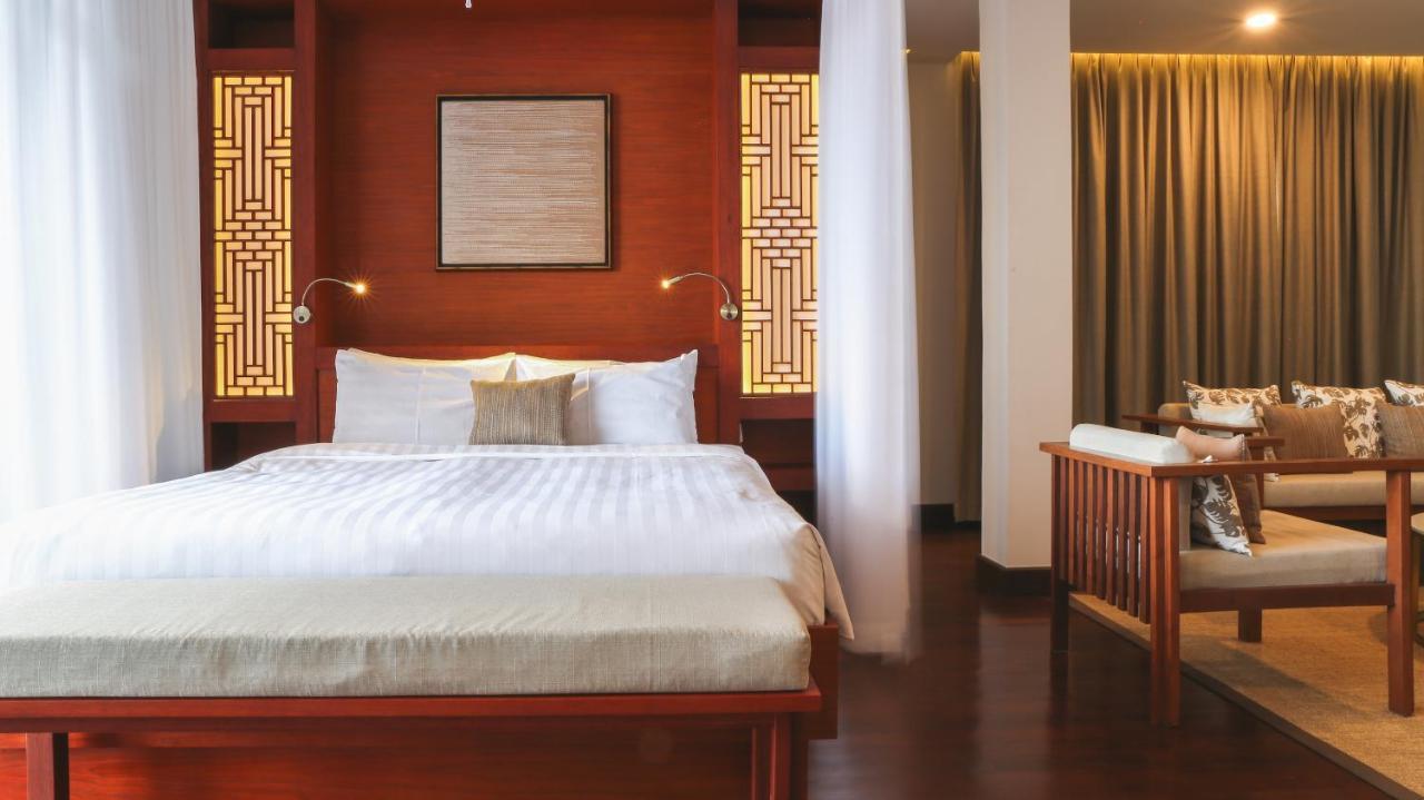 Amanjaya Pancam Suites Hotel Phnom Penh Esterno foto
