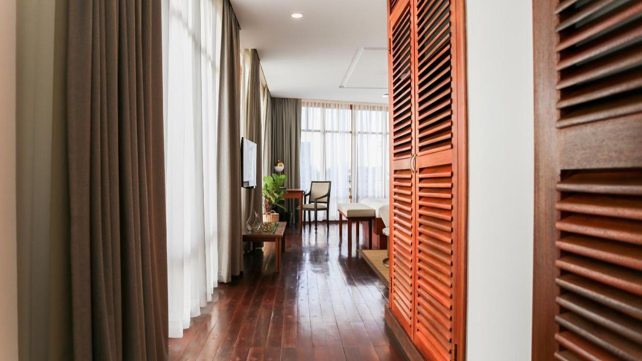 Amanjaya Pancam Suites Hotel Phnom Penh Esterno foto