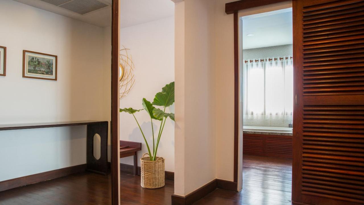 Amanjaya Pancam Suites Hotel Phnom Penh Esterno foto
