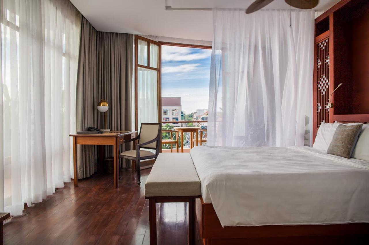 Amanjaya Pancam Suites Hotel Phnom Penh Esterno foto