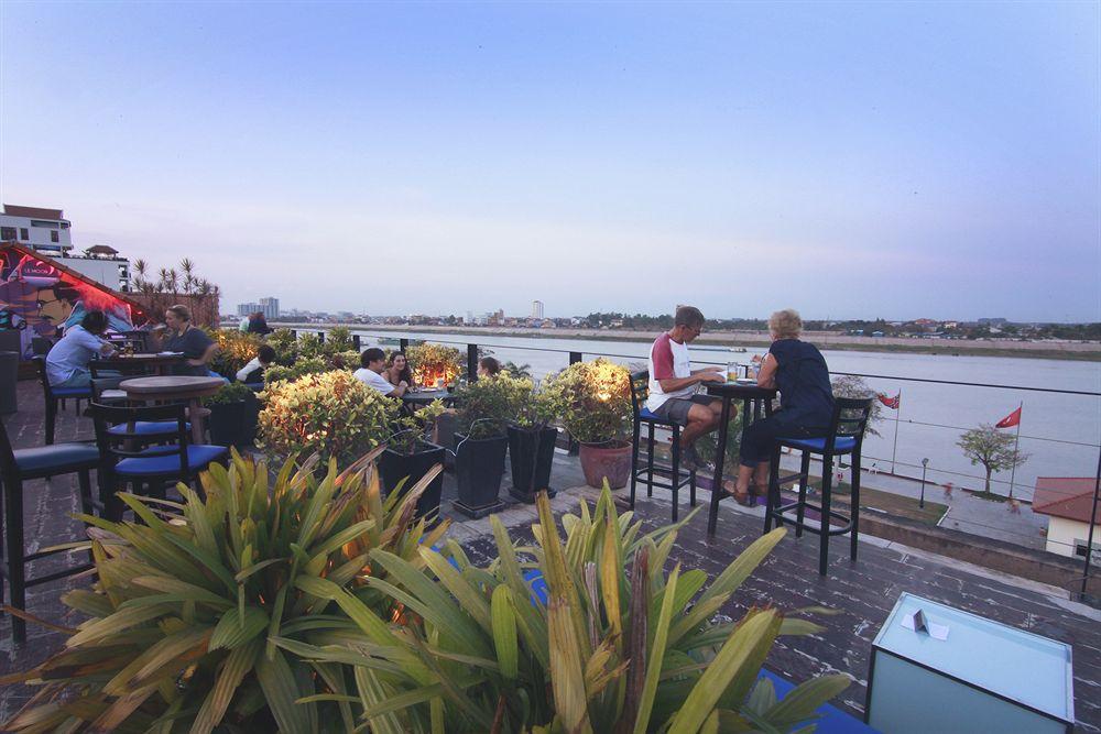 Amanjaya Pancam Suites Hotel Phnom Penh Esterno foto