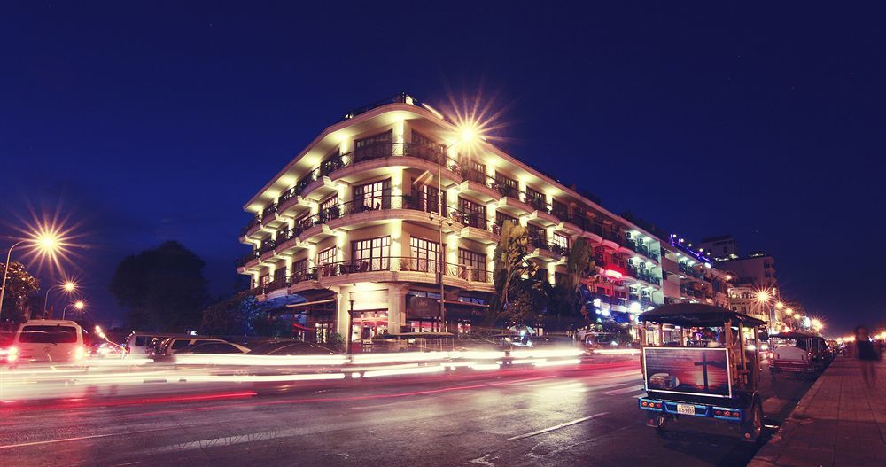 Amanjaya Pancam Suites Hotel Phnom Penh Esterno foto