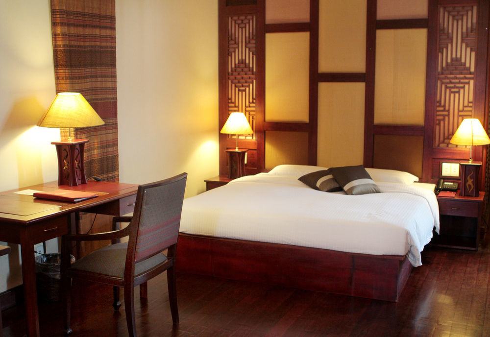 Amanjaya Pancam Suites Hotel Phnom Penh Esterno foto