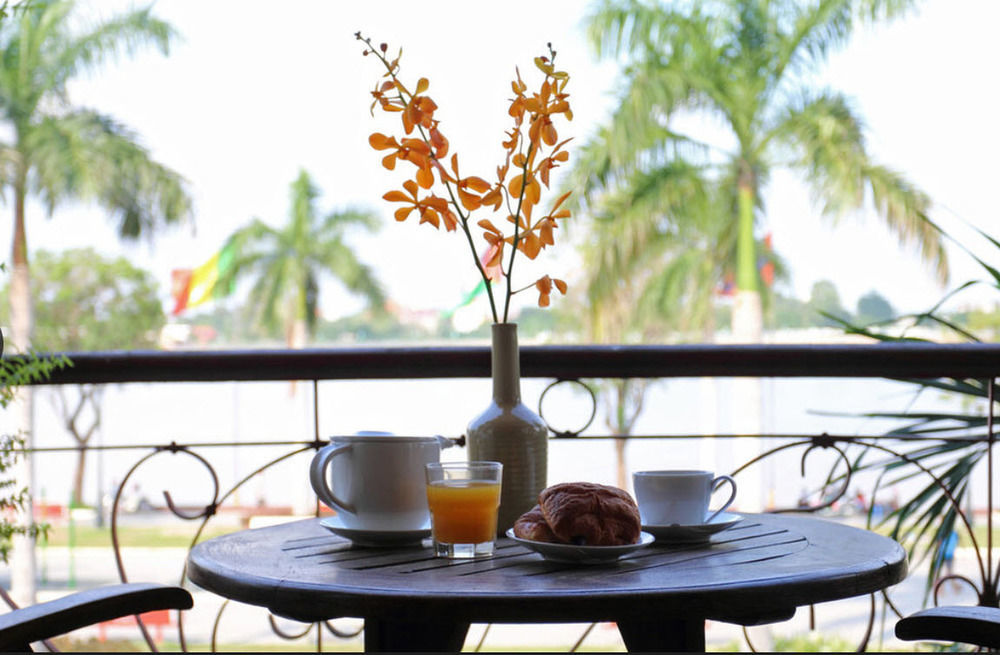 Amanjaya Pancam Suites Hotel Phnom Penh Esterno foto